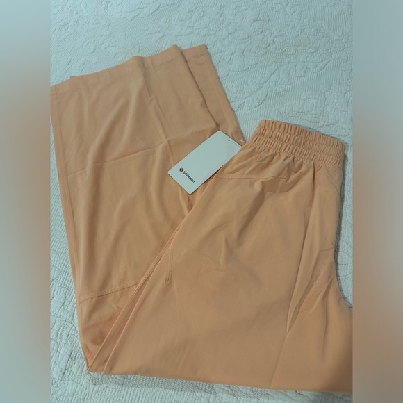 Lululemon Swift Mid-Rise Wide-Leg Pant - Picture 8 of 8